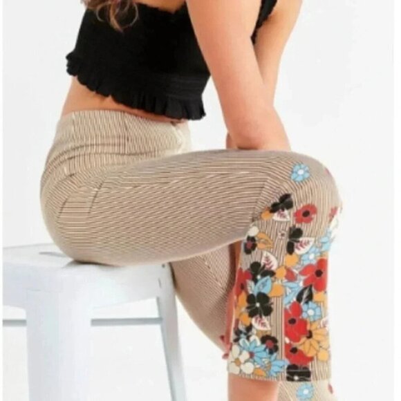 Urban Outfitter BDG Striped Floral Crop Kick Flare High Rise Pants Size 25 - Picture 3 of 11